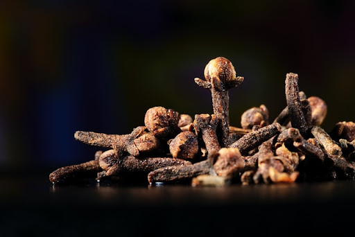 Best Herbs to Smoke for Anxiety, One of Them Is Clove Cigarette!